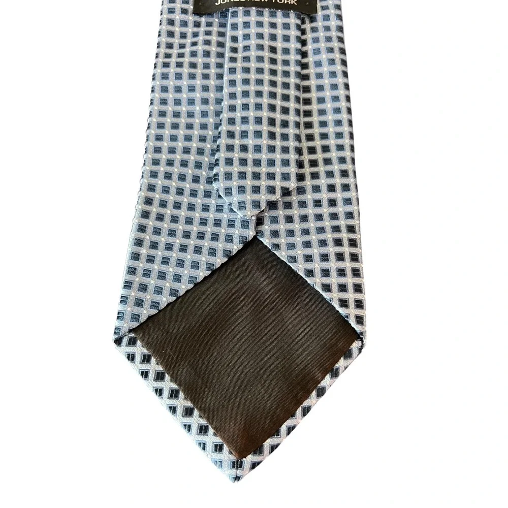Jones New York JNY Mens Silk Tie Light Blue Navy Geometric Square Grid Classic